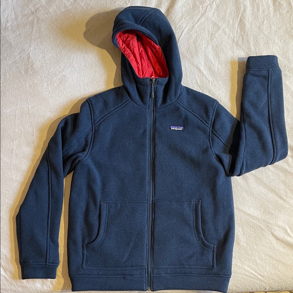 Patagonia Men’s Insulated Dark Blue Hoodie with Red Lining